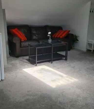 Cosey 1 Bedroom Loft With Free Parking